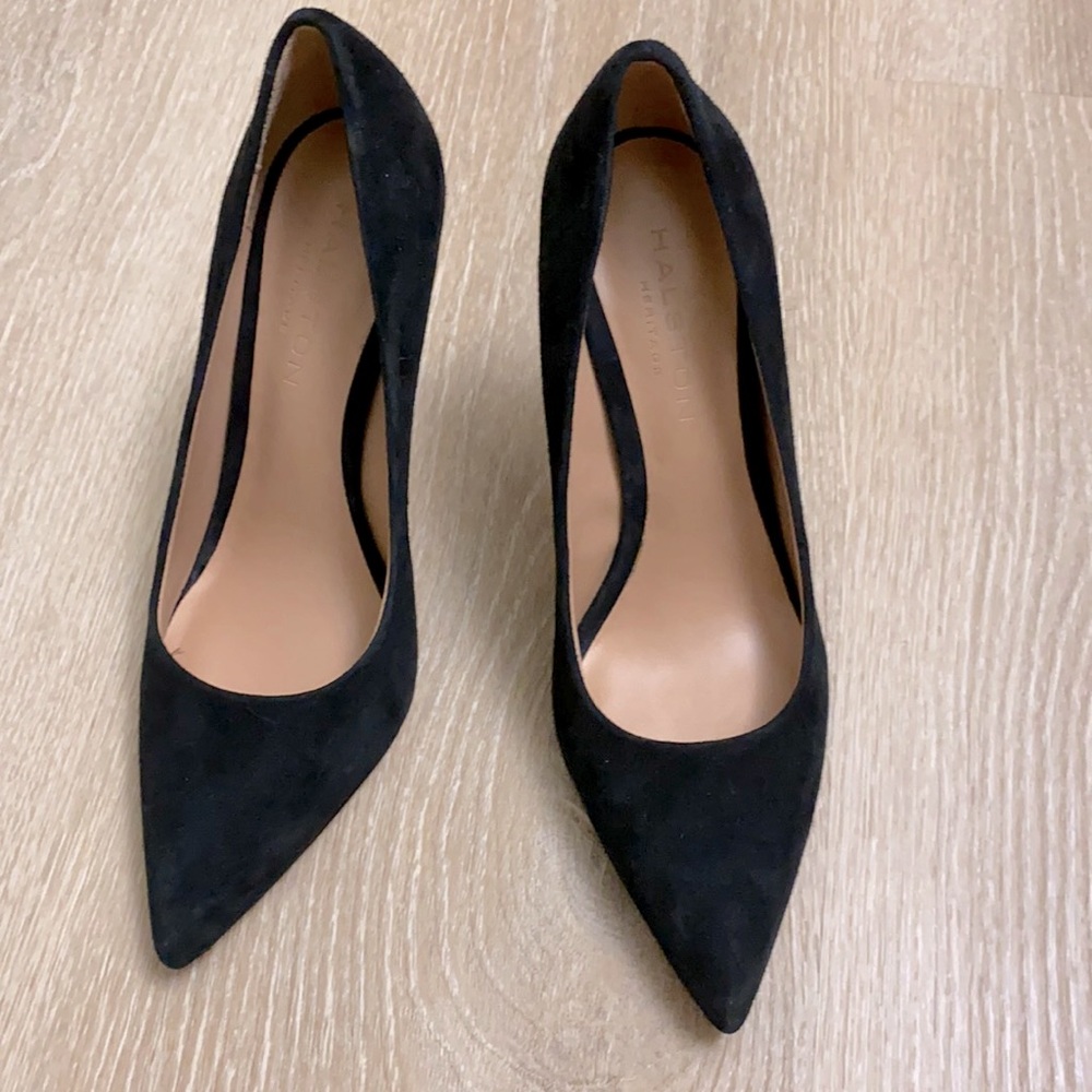 Women’s Black Suede Pumps